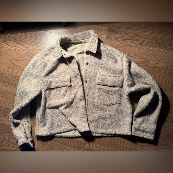 Vuori Cream Sherpa Jacket - Picture 2 of 11